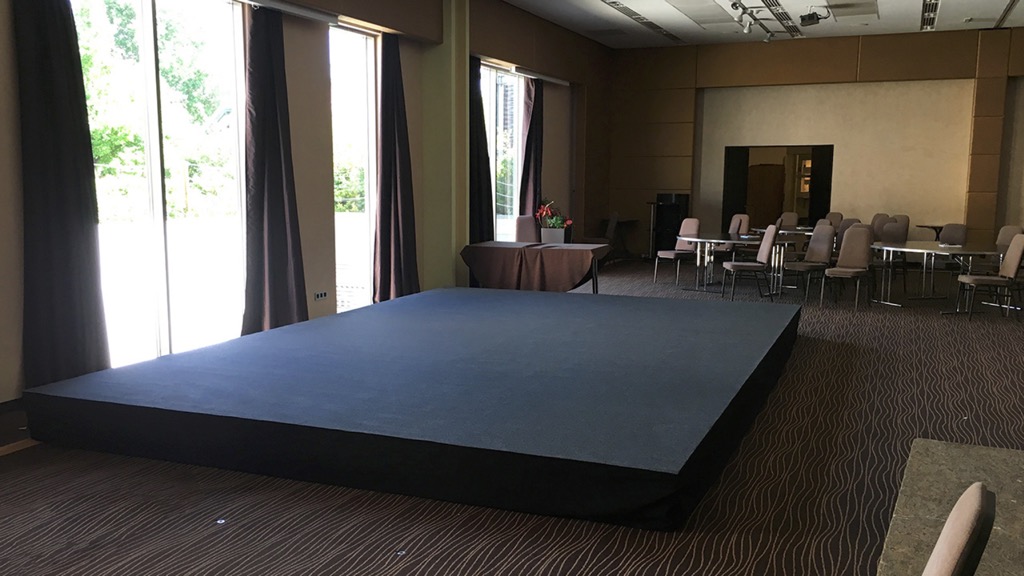 Staging with carpeting